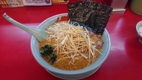 「特製味噌ネギラーメン 大盛 1060円」@ラーメン山岡家 石岡店の写真