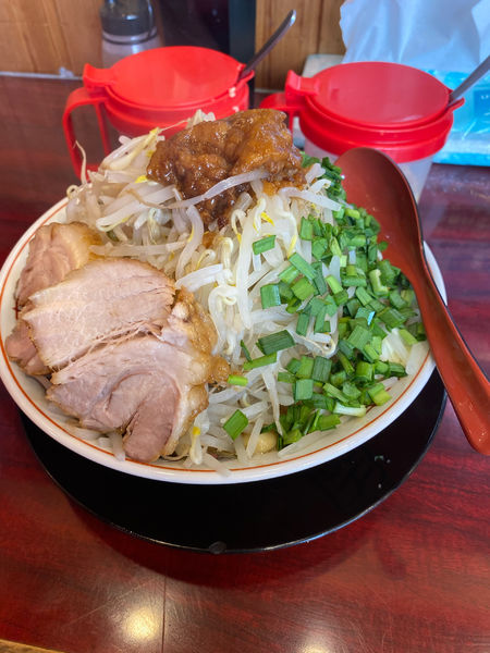 「小　豚　ニラ」@らーめん ぶっ豚 町田店の写真