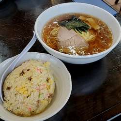 ラーメン半チャーハンセット