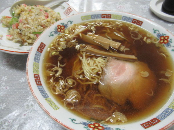 「半チャーハンラーメンセット（950円）」@富士華の写真