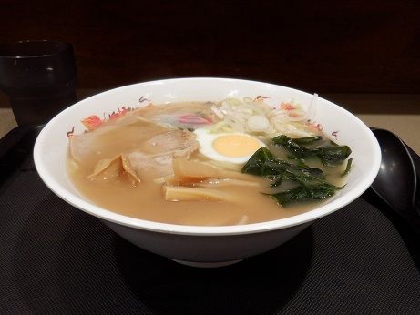 「煮干しラーメン」@名代 富士そば 三軒茶屋店の写真