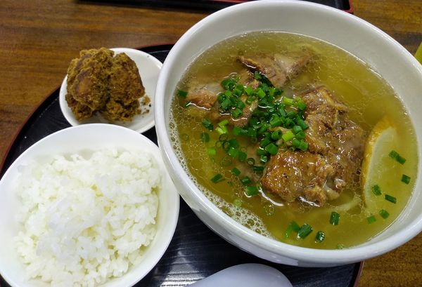 「ソーキそば 750円 小ライス サーターアンダギー(サービス」@沖縄そば 南風の写真