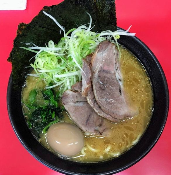 「得とくラーメン ¥950」@横浜家系  一二三家の写真