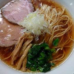 醤油ラーメン 750円