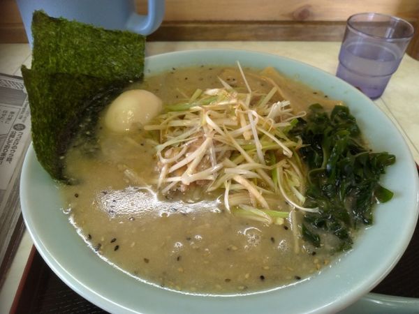 「味噌ネギラーメン（800円）＋煮卵（100円）」@ラーメンショップ 塚崎店の写真