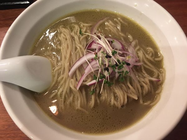 「【数量限定】冷や牡蠣」@麺処 にぼし香 横浜店の写真