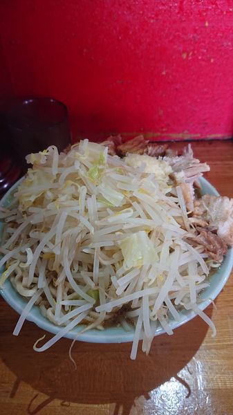 「チャーシュー麺  野菜多め  ニンニク」@ラーメン髭の写真