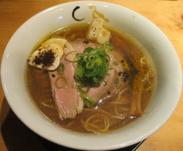 「そば（醤油）950円」@SOBAHOUSE 金色不如帰 新宿御苑本店の写真