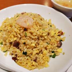 昔ながらの鴻樂炒飯