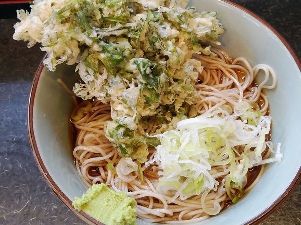 「冷やし春菊天そば」@文殊 亀戸店の写真