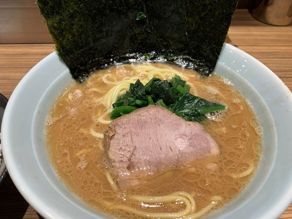 「ラーメン（サービスライス）」@横浜らーめん渡来武 総本店の写真