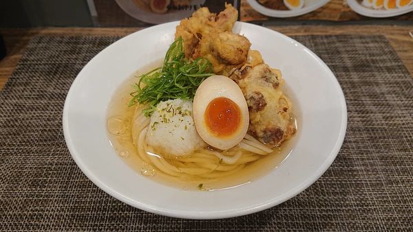 「鶏ミックスぶっかけうどん」@麺屋 坂本01の写真