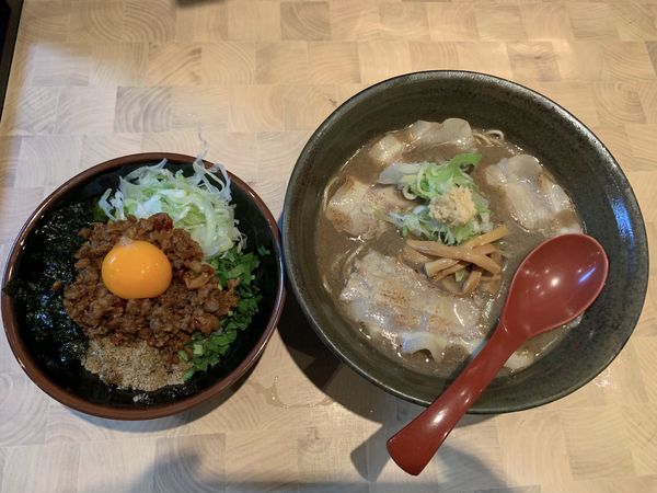 「煮干しラーメンと台湾ミンチ丼」@にぼしらーめん88の写真