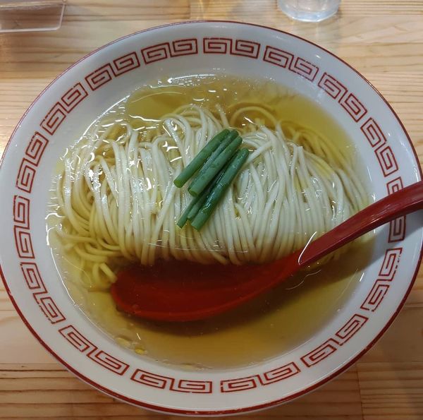 「かけそば(梅)(白)」@自家製麺 くろ松の写真