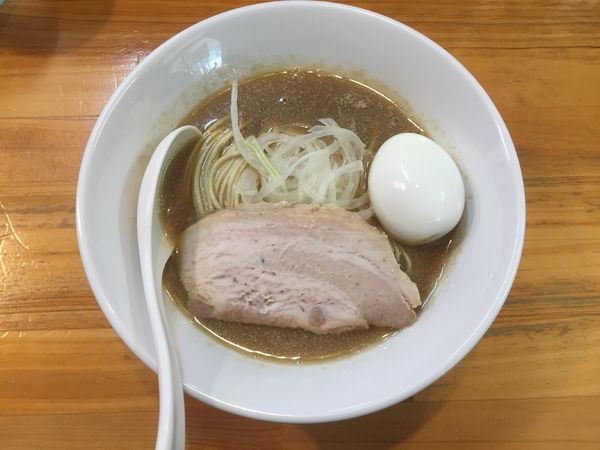 「中華そば＋出汁打込み式味玉」@煮干中華ソバ イチカワの写真