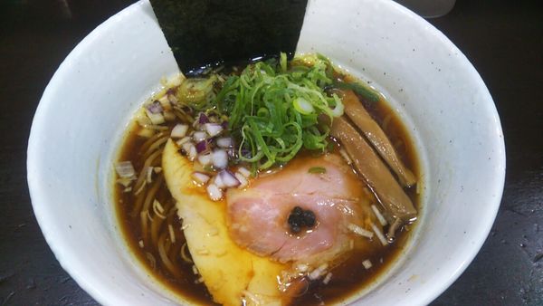 「醤油らーめん」@麺や 魁星の写真