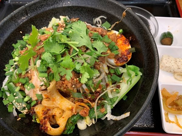 「汁なし担々刀削麺」@元祖中華 和合餃子の写真