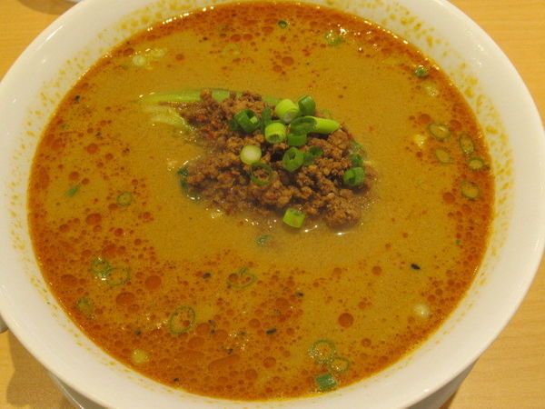 「四川担々麺（920円）」@中華料理 ドラゴンの写真