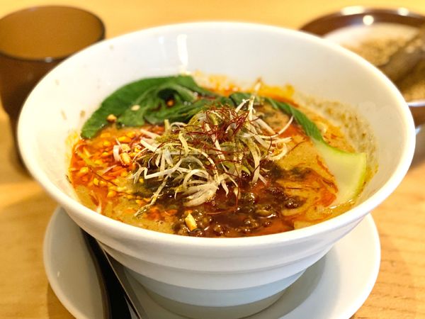 「四川坦々麺　辛痺2 半麺　930」@赤い鯨 人形町店の写真