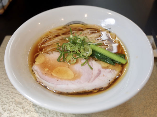 「地鶏醤油そば…900円」@麺屋さすけ 本店の写真
