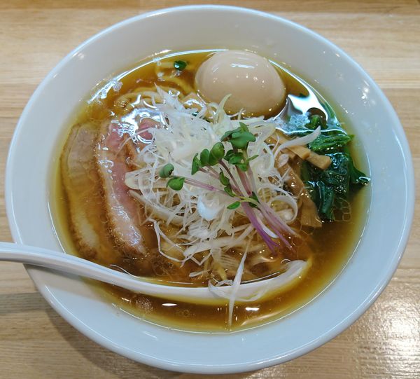 「手揉み中華ソバ 味玉入り(薄口)」@中華ソバ ビリケンの写真