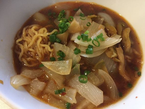 「新玉ねぎたっぷり勝浦風タンタン麺のランチセット（900円）」@南国食堂 ABRIRの写真