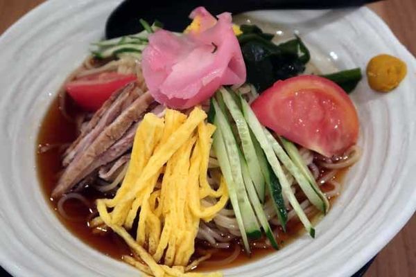 「冷やし中華　860円」@麺処直久 新橋店の写真