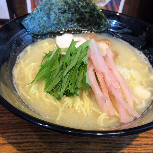「ラーメン白(825円)」@鶏桜の写真