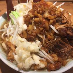 ラーメン¥750(ニンニクアブラ)+生卵¥50