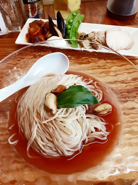 「ムール貝とトマトの冷やしそば 900円」@中華そば よしかわの写真