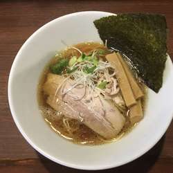鶏醤油ラーメン