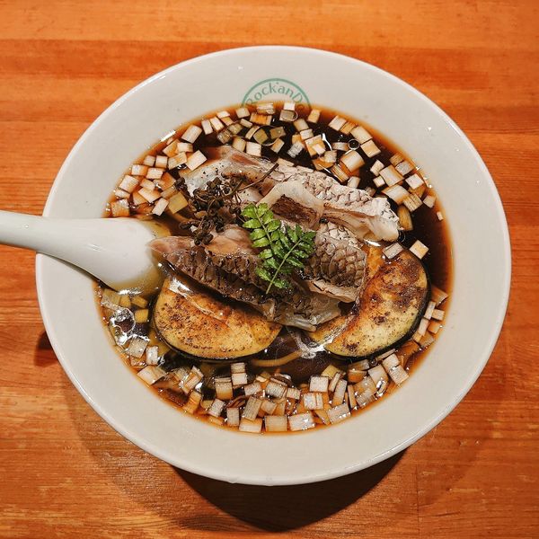 「💚㊗️ 冷製おめで鯛 山椒ブラック」@麺屋 六感堂 Rock'anDoの写真