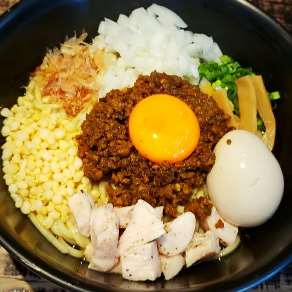 「【期間限定】Ｃｕｒｒｙまぜそば ９００円他」@麺や 結の写真