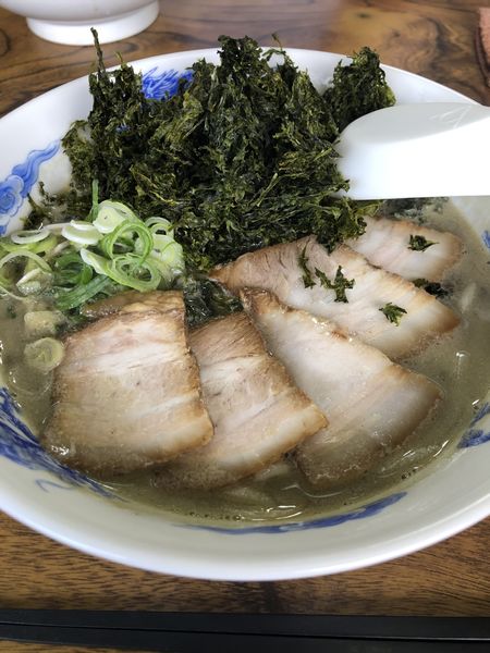 「特選煮干し アオサトッピング」@中華そば 八助の写真