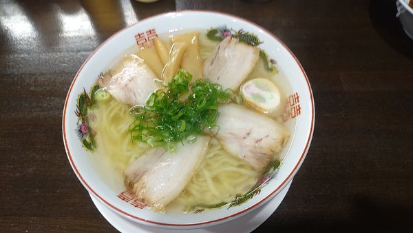 「中華そば塩（700円）」@自家製麺中華そば 番家の写真