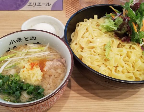 「背脂生姜醤油¥1000+だし味玉¥150」@小麦と肉 桃の木の写真