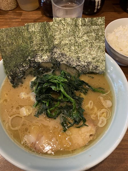 「ラーメン＋半ライス」@横浜家系 せいせき家の写真