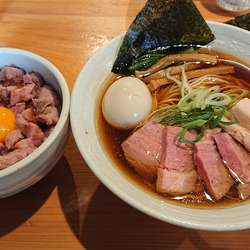 特製らぁ麺＋豚ユッケ風ご飯