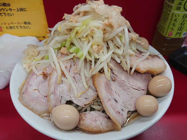 「大豚 うずら」@ラーメン二郎 神田神保町店の写真