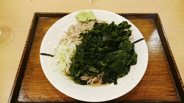 「わかめそば（390円）＋大盛り（120円）」@しぶそば 大井町店の写真