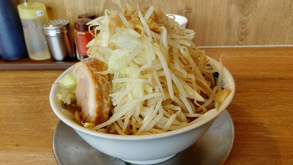 「ラーメントッピング全部(野菜半W）」@ジャンクガレッジ 越生店の写真