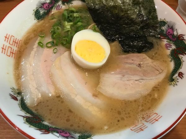 「ラーメン 780円 替玉無料 硬め」@豚骨発祥 久留米ラーメン くるめやの写真
