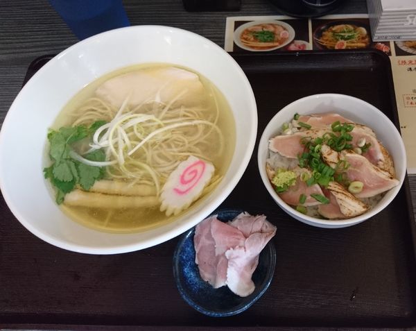「天草大王と鯛煮干しの中華そば塩+天草大王のタタキ丼」@麺匠えにしの写真
