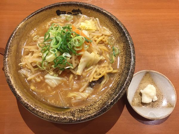 「野菜味噌らーめん(太麺)」@越後秘蔵麺 無尽蔵 かわぐち家の写真