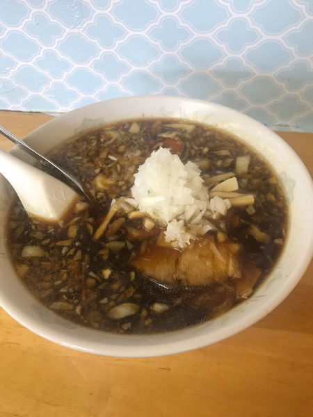 「チャーシュー麺、薬味900円＋50円」@ラーメン富士屋 五井店の写真