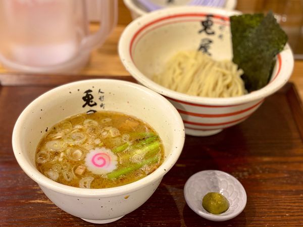 「つけめん(並盛) 半麺　880＋ゆず胡椒20=900」@人形町 兎屋の写真