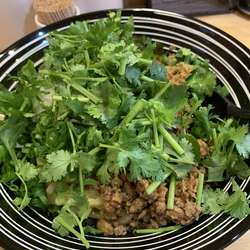 台湾油そば　パクチー