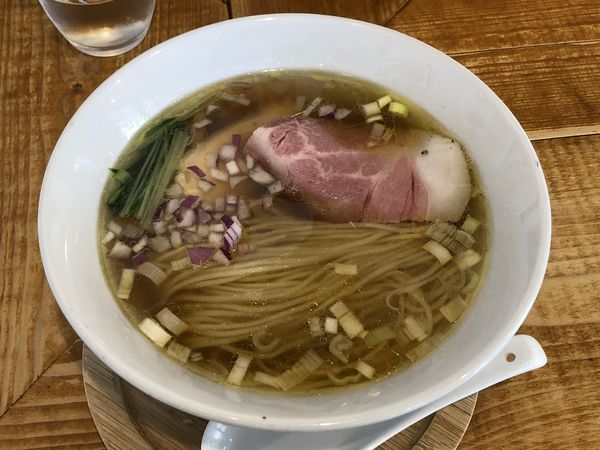 「塩ラーメン　￥７５０」@いえろうの写真