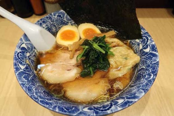 「特製らーめん　750円」@肉厚わんたん麺と手作り焼売 ら麺亭 浅草支店の写真