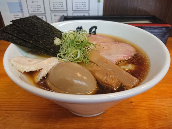 「醤油特ワンタン麺」@らぁめん 葉月の写真